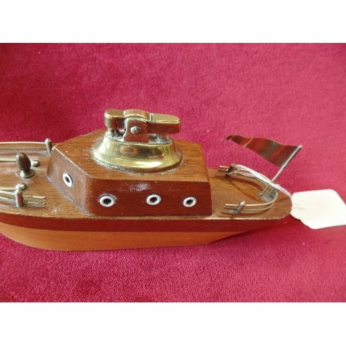 51 - VINTAGE TABLE LIGHTER IN A WOODEN BOAT STAND