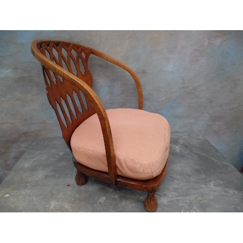 100 - AN UNUSUAL ART DECO BEDROOM CHAIR WITH FRETWORK BACK PANEL