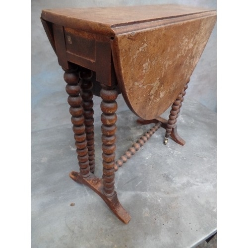 103 - A VICTORIAN MAHOGANY SUTHERLAND TABLE WITH BOBBIN TURNED LEGS AND STRETCHER - ORIGINAL BRASS CASTORS