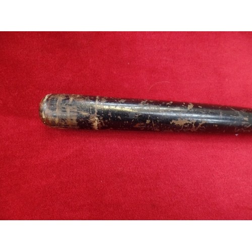 171 - VINTAGE WOODEN TRUNCHEON