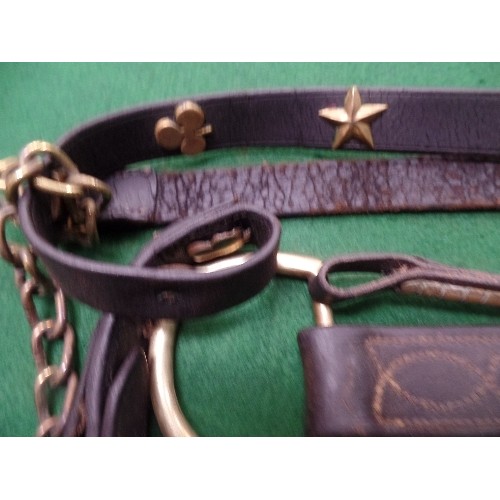 306 - 5 X ANTIQUE LEATHER STRAPS ALL WITH BRASS STUDS INCLUDING A SHORT STRAP WITH RIDGE OF CLOSE STUDS