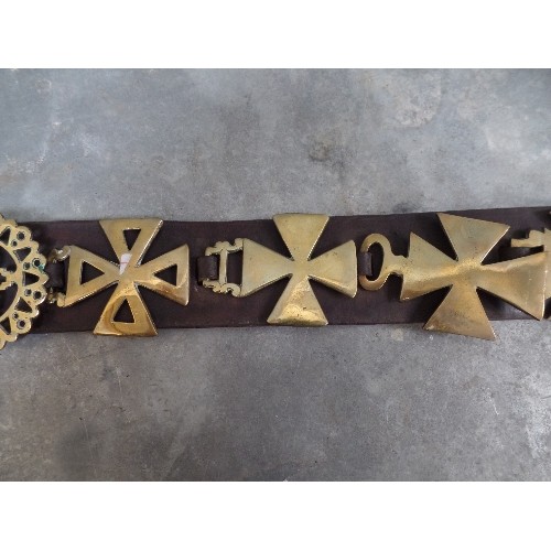 454 - A DISPLAY STRAP WITH TEN CROSS THEMED BRASSES - SOME EARLY EXAMPLES INCLUDING A VICTORIAN UNION CROS... 