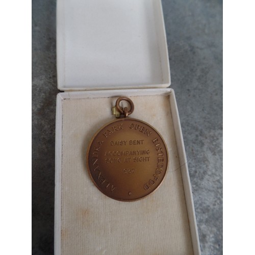 35 - 1930'S BRONZE MEDAL FOR THE ALEXANDRA PARK OPEN EISTEDDFOD - AWARDED 1937 FOR 