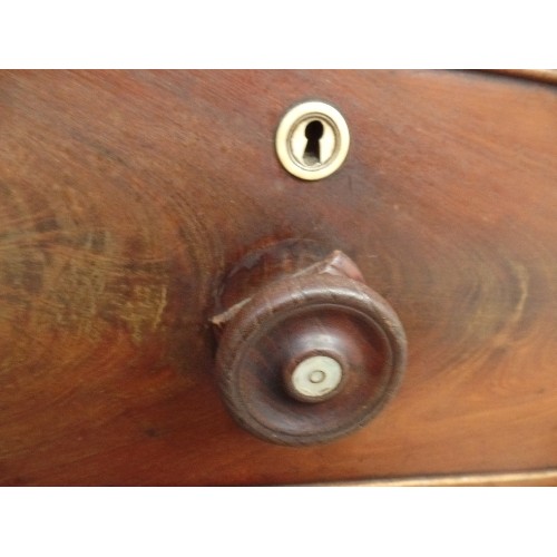 98 - A VERY HANDSOME MID VICTORIAN MAHOGANY CHEST OF DRAWERS. THREE SMALL DRAWERS, OVER TWO OVER THREE. A... 