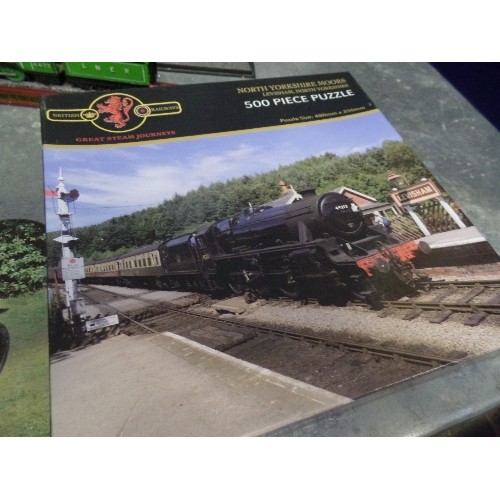 239A - COLLECTION OF 5 MODEL TRAIN LOCOMOTIVES ON STANDS INCLUDING LNER FLYING SCOTSMAN, 1938 CLASS 8P 