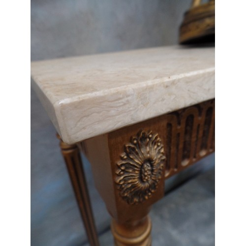 104B - SMALL MARBLE TOPPED SIDE TABLE ON GILT BASE WITH FLUTED LEGS - 76CM X 31CM X 74CM