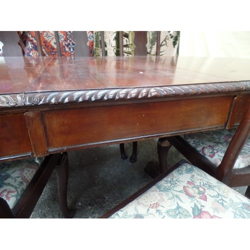 108 - 1920'S QUEEN ANNE STYLE OVAL EXTENDING DINING TABLE WITH ONE LEAF - GADROONED EDGE, WITH EIGHT MATCH... 