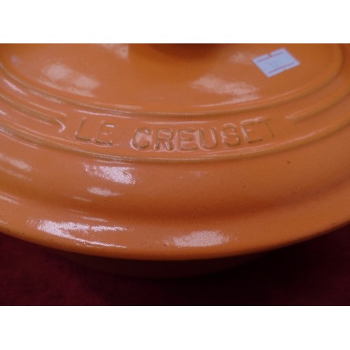 104 - LE CREUSET CASSEROLE DISH No27  WITH LID IN TRADITIONAL ORANGE - Good condition