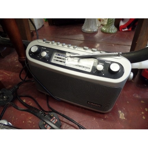 253 - ROBERTS 928 CLASSICS RADIO, ALSO A PANASONIC RX-DX1 RADIO/CD STEREO SYSTEM.