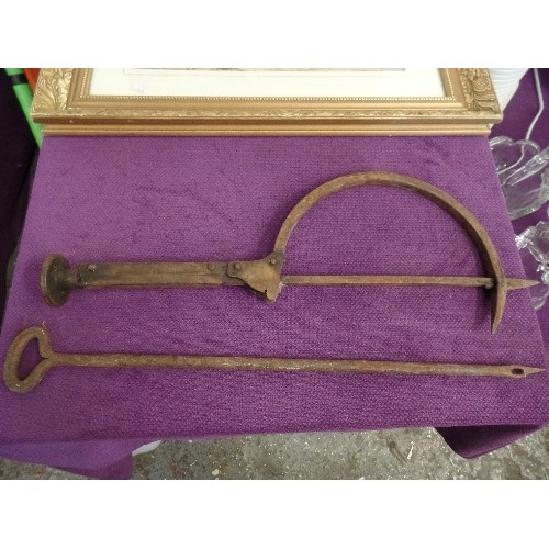 178 - PAIR OF VINTAGE THATCHERS NEEDLES BLACKSMITH-MADE IRON IMPLEMENTS.