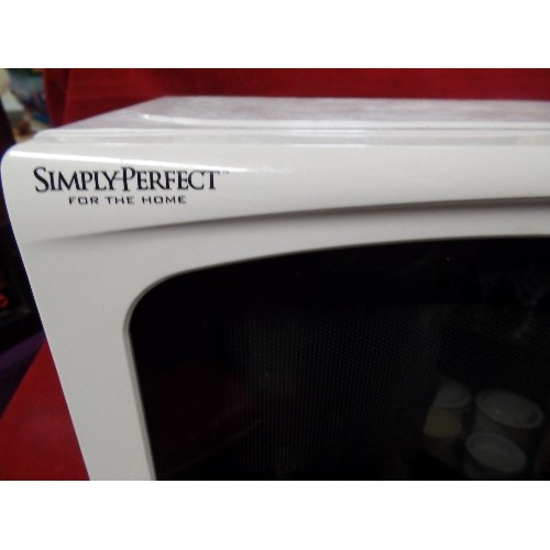 189 - MICROWAVE OVEN. 'SIMPLY PERFECT' WITH BOX.
