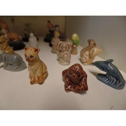 200 - COLLECTION OF WADE WHIMSIE AND OTHER MINIATURES.