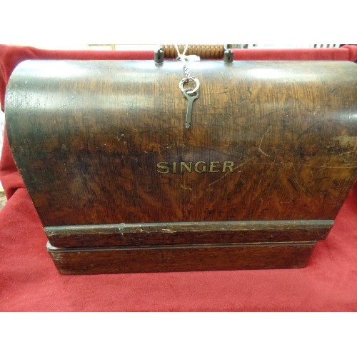 264 - VINTAGE SINGER SEWING MACHINE. ELECTRICALLY ADAPTED. COMPLETE WITH CASE KEY.