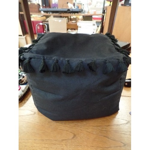 542 - BLACK BEANBAG POUFFE/FOOTSTOOL