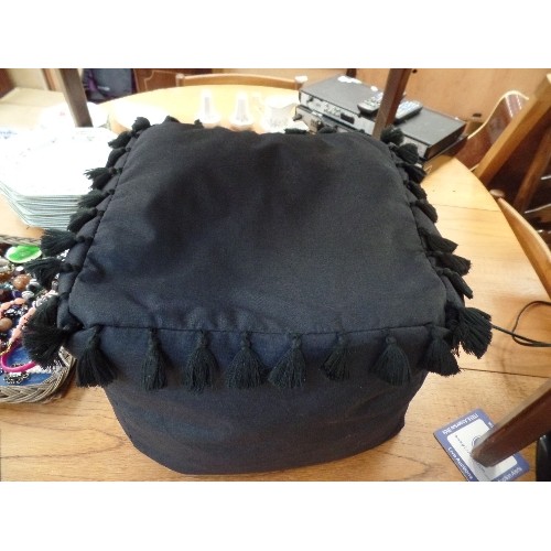 542 - BLACK BEANBAG POUFFE/FOOTSTOOL