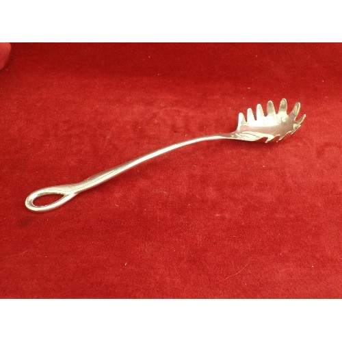 21 - A TIFFANY AND CO STERLING SILVER PADOVA PASTA SERVER BY ELSA PERETTI ITALY AND WITH T & CO AND LONDO... 