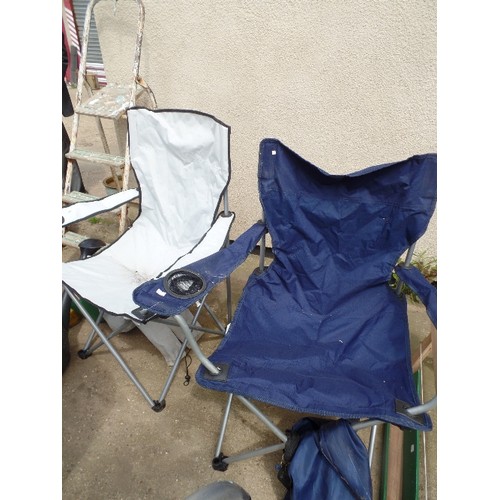 645 - 2 FOLDING CAMPING CHAIRS WITH DRINK HOLDERS, ONE WHITE AND ONE BLUE