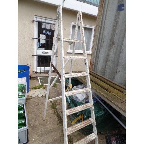 679 - WOODEN DECORATORS LADDER