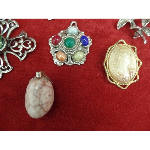 31 - BOX OF COSTUME BROOCHES - CAMEO, STAG WITH GREEN STONE, FLOWER MARCASITE, ETC AND 2 SILVER METAL CRO... 
