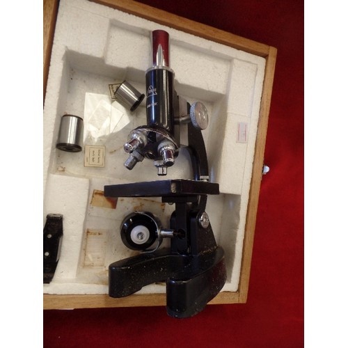 69 - LAB SET IN WOODEN CASE. EIKOW 100X-750X MICROSCOPE. JAPANESE-MADE. WITH GLASS PLATES, SAMPLE POTS CO... 