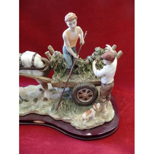 90 - LARGE DECORATIVE 'JULIANA COLLECTION' HAYWAIN ORNAMENT. HORSE, CART & PEOPLE. WOODEN BASE. RESIN