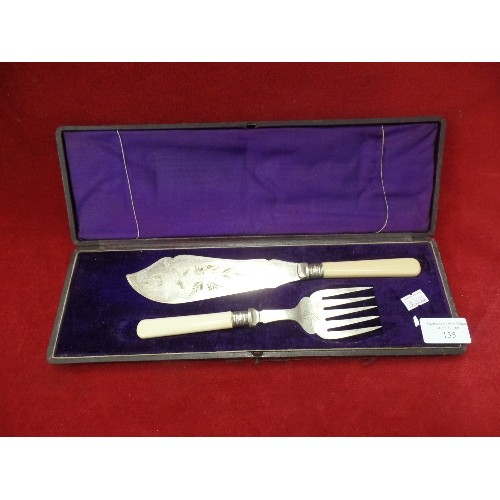 135 - LOVELY VINTAGE [HALLMARKED] SILVER COLLARED, SILVER-PLATE EPNS FISH SERVING SET. IN ORIGINAL HINGED ... 