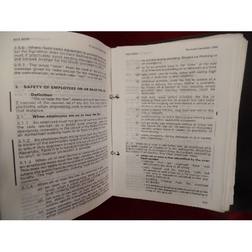 222 - VINTAGE BRITISH RAILWAYS BOARD RULE BOOK. BR 87109.  1971?