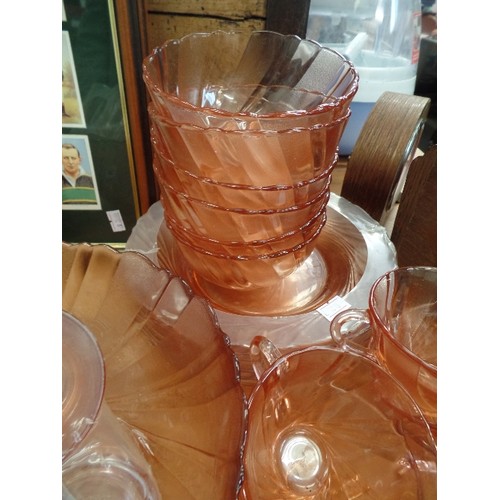 241 - SET OF DECO-STYLE VERECO PINK GLASS CROCKERY. INCLUDES DINNER & SIDE PLATES, BOWLS, SUNDAE DISHES, C... 