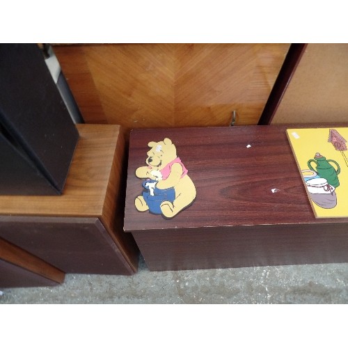 354 - LONG NARROW STORAGE/TOY CHEST WITH HINGED LID. WOOD EFFECT. WITH POOH BEAR DECORATIVE DETAIL. 153CM ... 