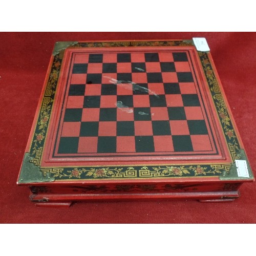 294 - SMALL CHESS SET, DECORATIVE WOODEN BOX, WITH 2 PULL-OUT DRAWERS CONTAINING PIECES.