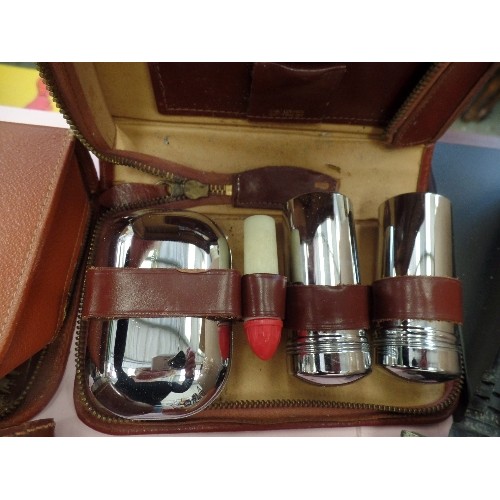 312 - 2 VINTAGE GENTS GROOMING KITS IN LEATHER CASES, WITH CHROME JARS ETC. ALSO 2 CLOTHES BRUSHES IN A LE... 