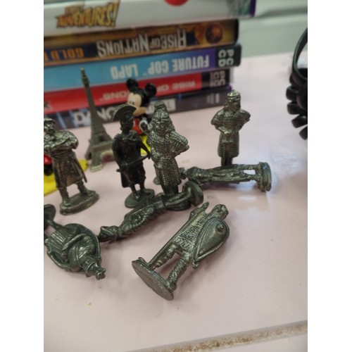 310 - 16 X MINIATURE METAL FIGURES, KNIGHTS AND SOLDIERS, ALSO MICKEY AND MINI AND THE EIFFEL TOWER!!