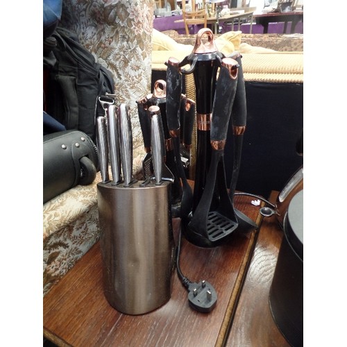 398 - TOWER KITCHEN ITEMS IN ROSE-GOLD & BLACK. INCLUDES COOKING UTENSILS ON UTENSIL TREES, KNIVES IN A KN... 