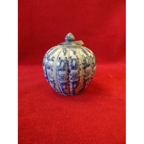 298 - 7 X VINTAGE CERAMIC POTS. INCLUDES A HUNGARIAN ZSOLANY PECS POT WITH DAMAGED RIM. TINY 'PUMPKIN' GIN... 