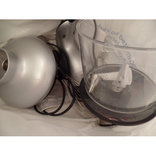 405 - 2 CRATES OF ELECTRICAL HOUSEHOLD ITEMS. INCLUDES FAN HEATER, BLENDER/FOOD MIXER, LAMP, SPEAKER, MULT... 