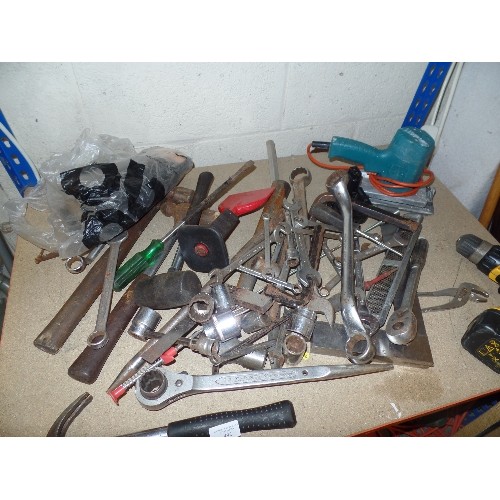 492 - NICE SELECTION OF HAND TOOLS, A SANDER AND A DRILL