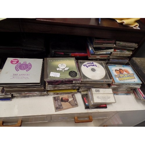 433 - QUANTITY OF MIXED CD'S. INC FLEETWOOD MAC, JUDGE JULES AND TALL PAUL, SIMPLE MINDS ETC.