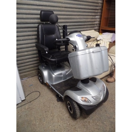 431 - LARGE MODERN INVACARE ORION MOBILITY SCOOTER IN SILVER. WITH FRONT LOCKABLE SHOPPING PANNIER.WITH CH... 