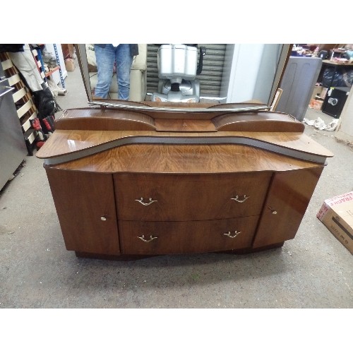 437 - BEAUTIFUL VINTAGE 1950'S HIGH-GLOSS WALNUT VENEER DRESSING TABLE. WITH LARGE MIRROR, MATCHES WARDROB... 