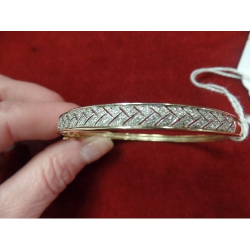 14 - 9cr GOLD AND DIAMOND BRACELET WEIGHT 10gr 30 DIAMONDS