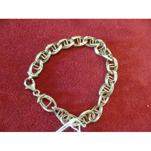 16 - LOVELY 9 ct GOLD UNUSUAL CHAIN LINK DESIGN BRACELET WEIGHT 5.13gr