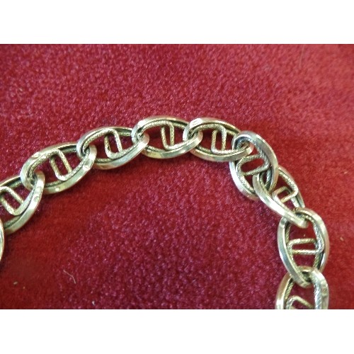 16 - LOVELY 9 ct GOLD UNUSUAL CHAIN LINK DESIGN BRACELET WEIGHT 5.13gr