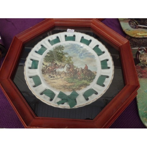 77 - MIXED LOT INCLUDES RETRO PLACEMATS WITH VINTAGE CAR THEME, A PAIR OF DECORATIVE RIBBON PLATES IN OCT... 