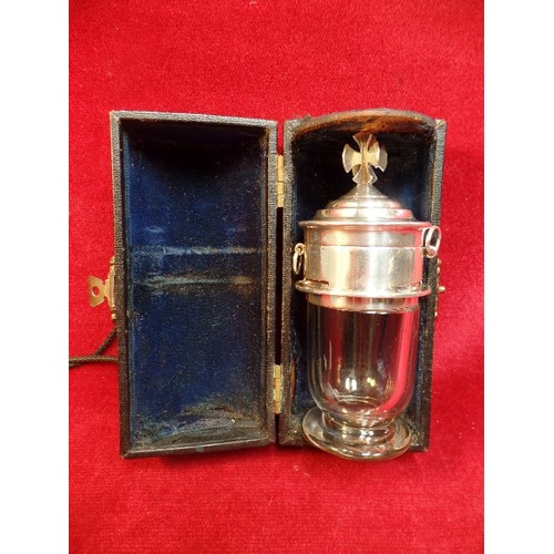 30 - AN UNUSUAL TWO PART TRAVELLING COMMUNION SET IN ORIGINAL CASE, CONSISTING OF A CRYSTAL CHALICE BODY ... 