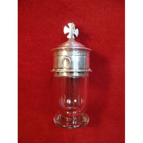 30 - AN UNUSUAL TWO PART TRAVELLING COMMUNION SET IN ORIGINAL CASE, CONSISTING OF A CRYSTAL CHALICE BODY ... 