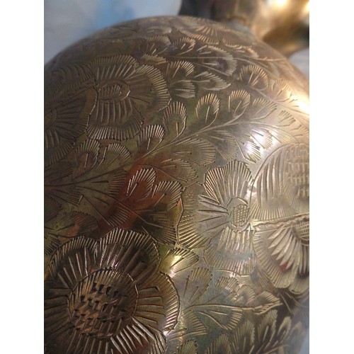 104 - A VERY TALL MIDDLE EASTERN MID 20TH CENTURY BRASS VASE ENGRAVED WITH FLOWER DESIGN, 80CM H, TOGETHER... 