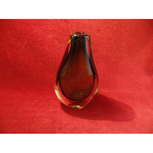 4 - A 1960'S HEAVY CASE GLASS MURANO VASE IN FOREST GREEN AND CLEAR -PROBABLY SOMMERSO - 21CM