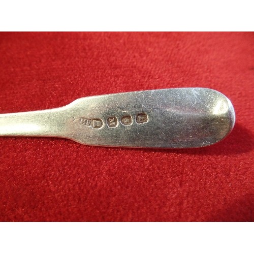 25 - FOUR STERLING SILVER FIDDLE PATTERN DESSERT SPOONS WITH 