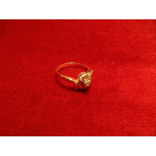 47 - 9CT GOLD RING WITH A DAISY CLUSTER OF 9 DIAMONDS - SIZE L/M