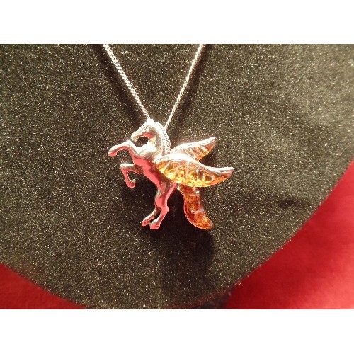 59 - A BEAUTIFUL STERLING SILVER AND AMBER PEGASUS HORSE PENDANT ON A SILVER CHAIN - ALL MARKED 925 - CHA... 